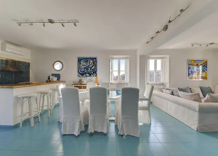 Spacious In Dei Marmi - Sea View & Balcony Apartmán *